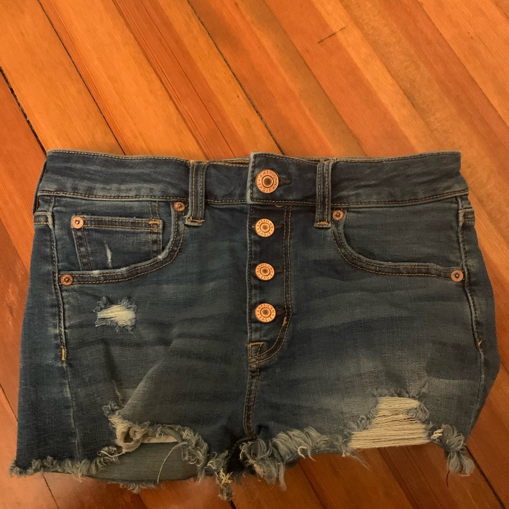 american eagle size 2 jean shorts!! love these!!